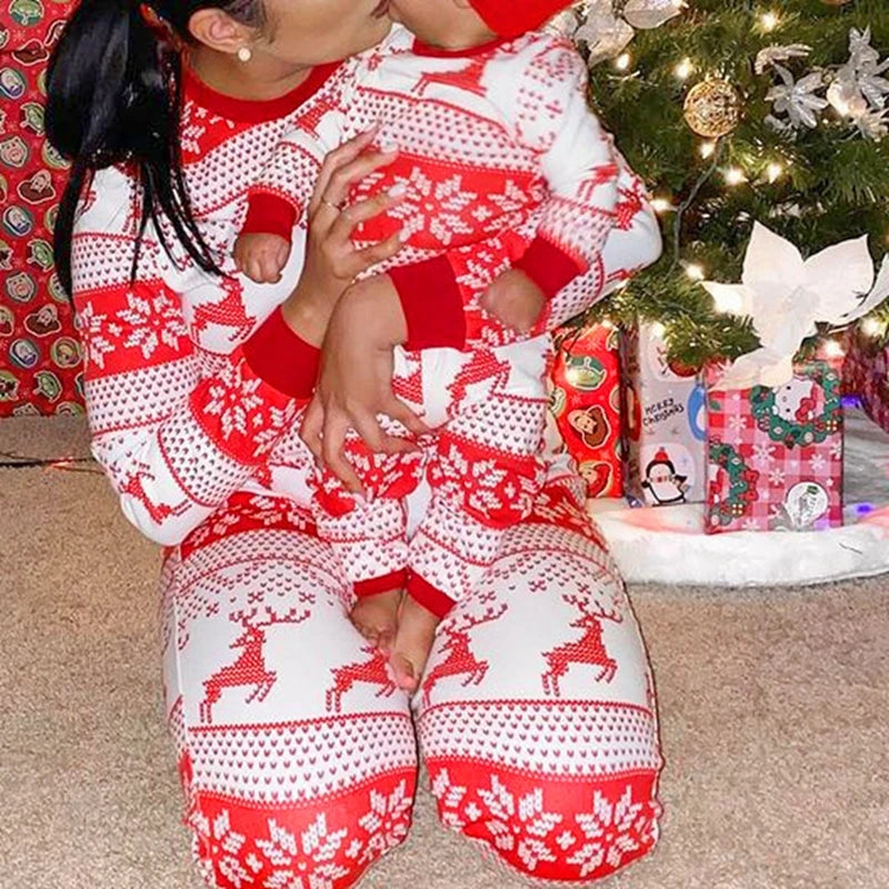 Mommy and Me Clothes 2023 New Christmas Pajamas Set for Family Soft Cute Sleepwear Adults Kids 2 Pieces Suit Xmas Look Outfits