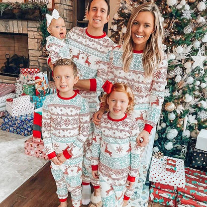 Mommy and Me Clothes 2023 New Christmas Pajamas Set for Family Soft Cute Sleepwear Adults Kids 2 Pieces Suit Xmas Look Outfits